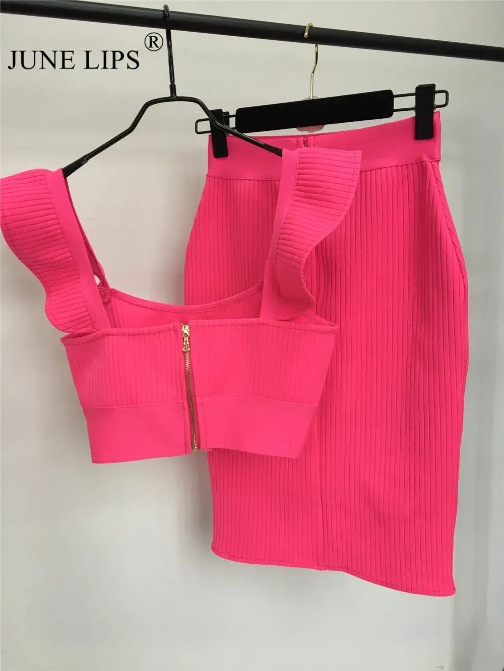 JUNE LIPS 2022 New Ladies Mini Skirt Sleeveless Ruffle Vest Tight Bandage Two-Piece Set High-End Women's Clothing Wholesale